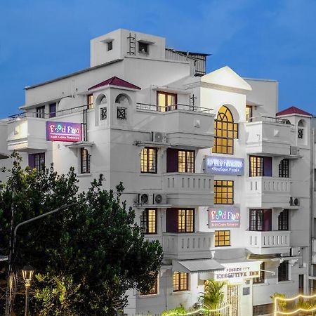 Pondicherry Executive Inn Bagian luar foto