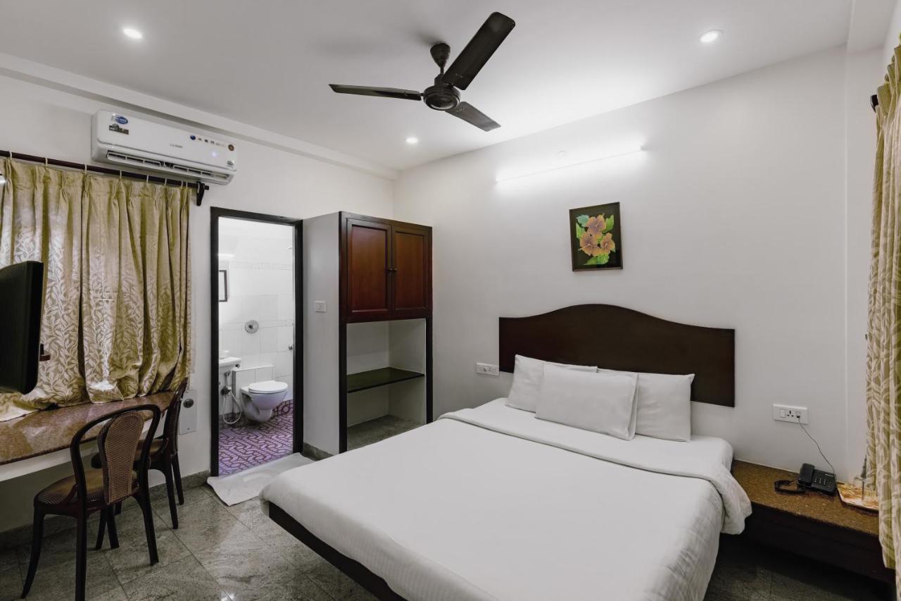 Pondicherry Executive Inn Bagian luar foto