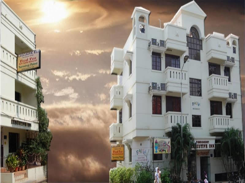 Pondicherry Executive Inn Bagian luar foto